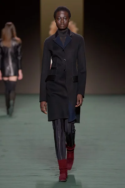 Look 5